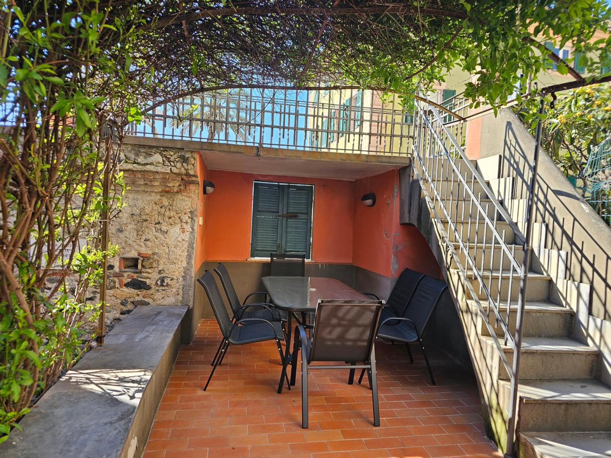 Casa Atena, Spaziosa, Romantica Con Idromassaggio Privato Varazze Bagian luar foto
